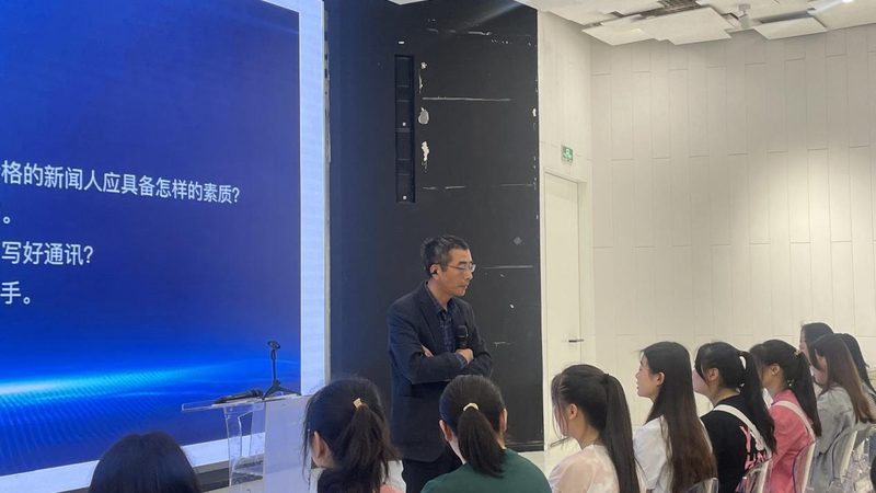 碳纤维短视频三脚架报价